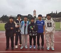关于激战背后：足球比赛场上的战术对决的信息